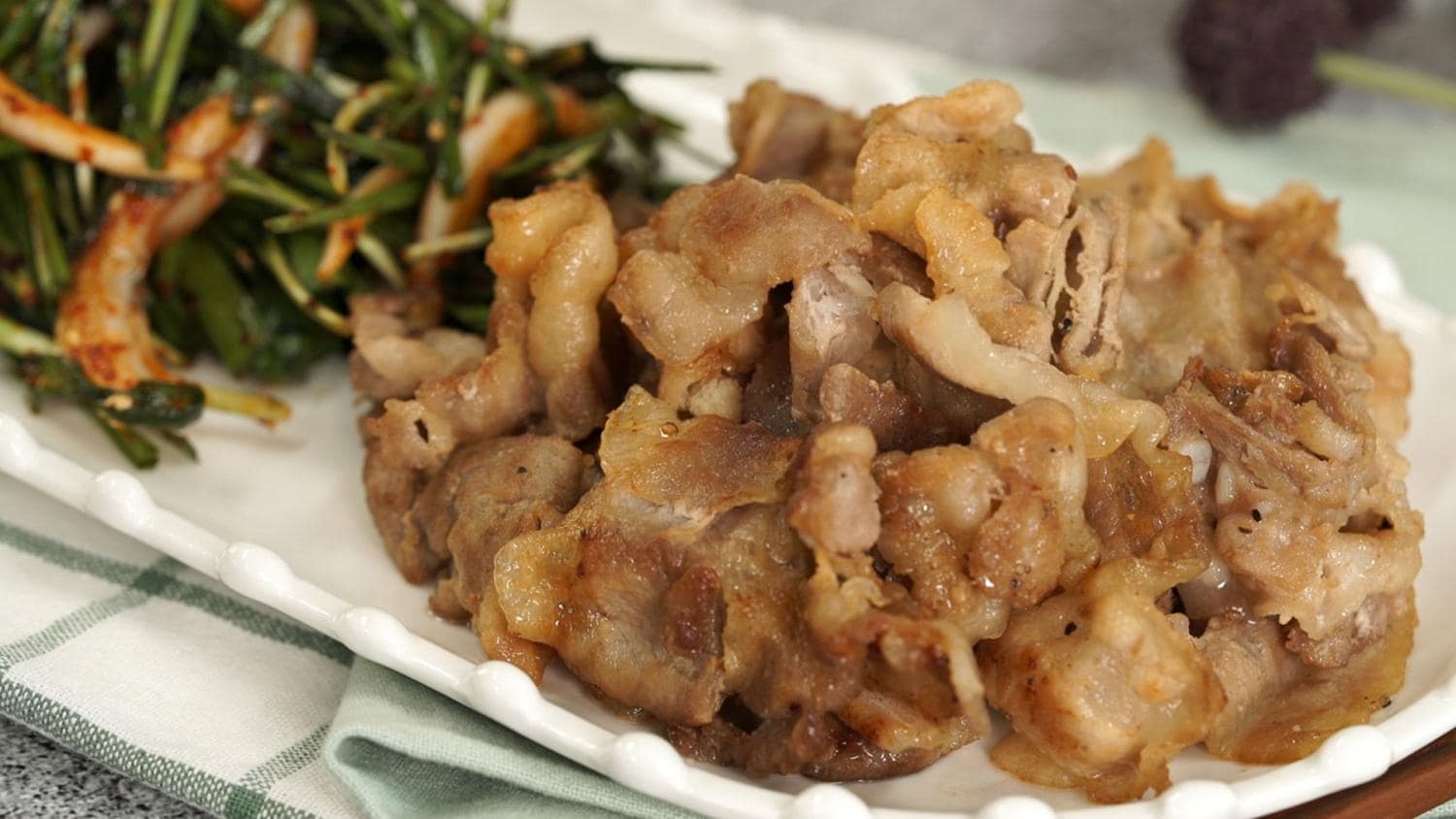 이마트몰, 당신과 가장 가까운 이마트 [오늘은e-요리]대패삼겹살과 황금궁합! 부추무침 ! 삼겹살을 계속 먹을 수 있는 부추무침양념 레시피 ★ 